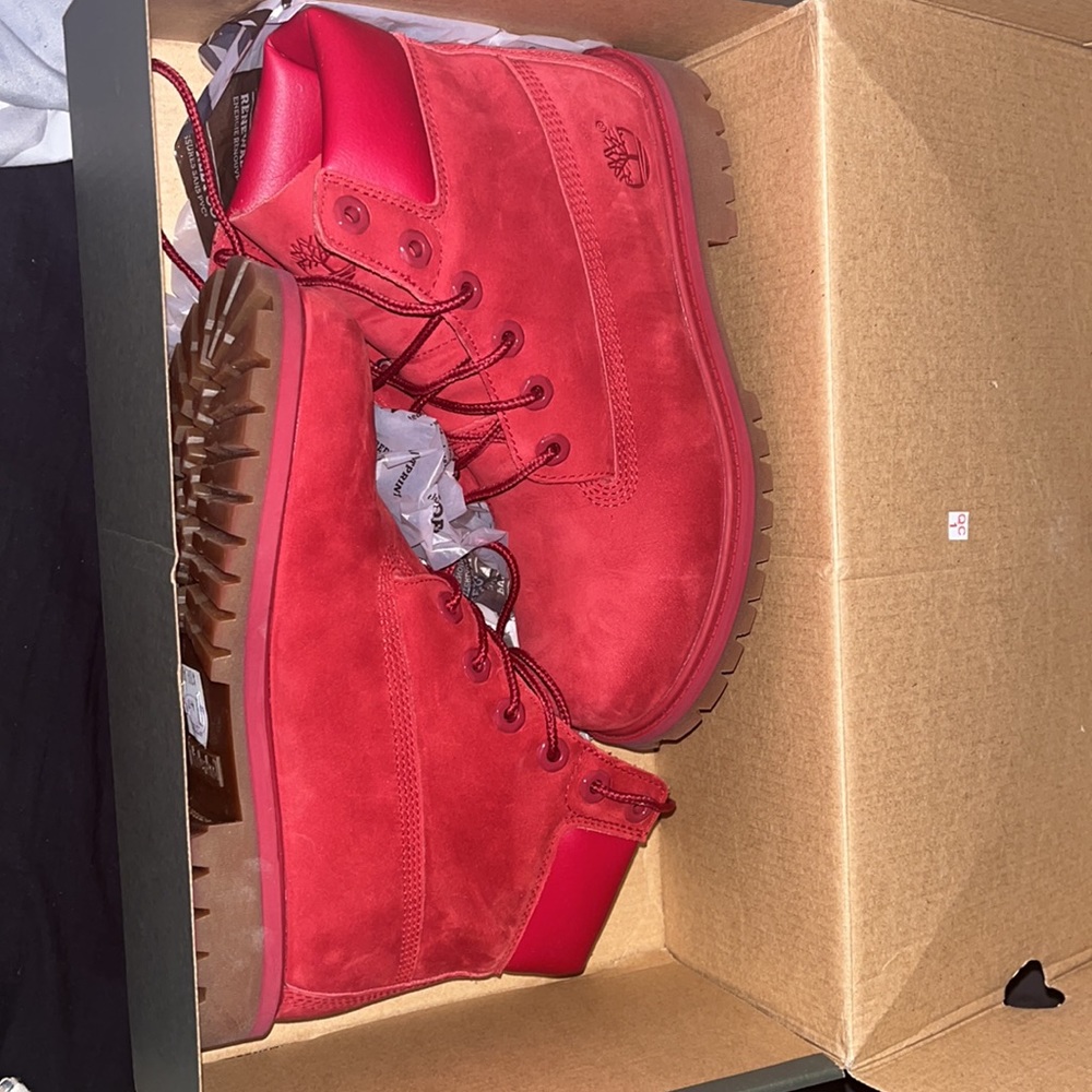 Red tims - Picture 2 of 6